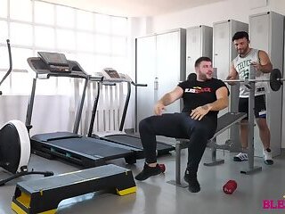 MY FIRST GYM DAY - MAGIC JAVI & KIKE GIL