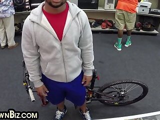 Black straight dude throatfucked in shop